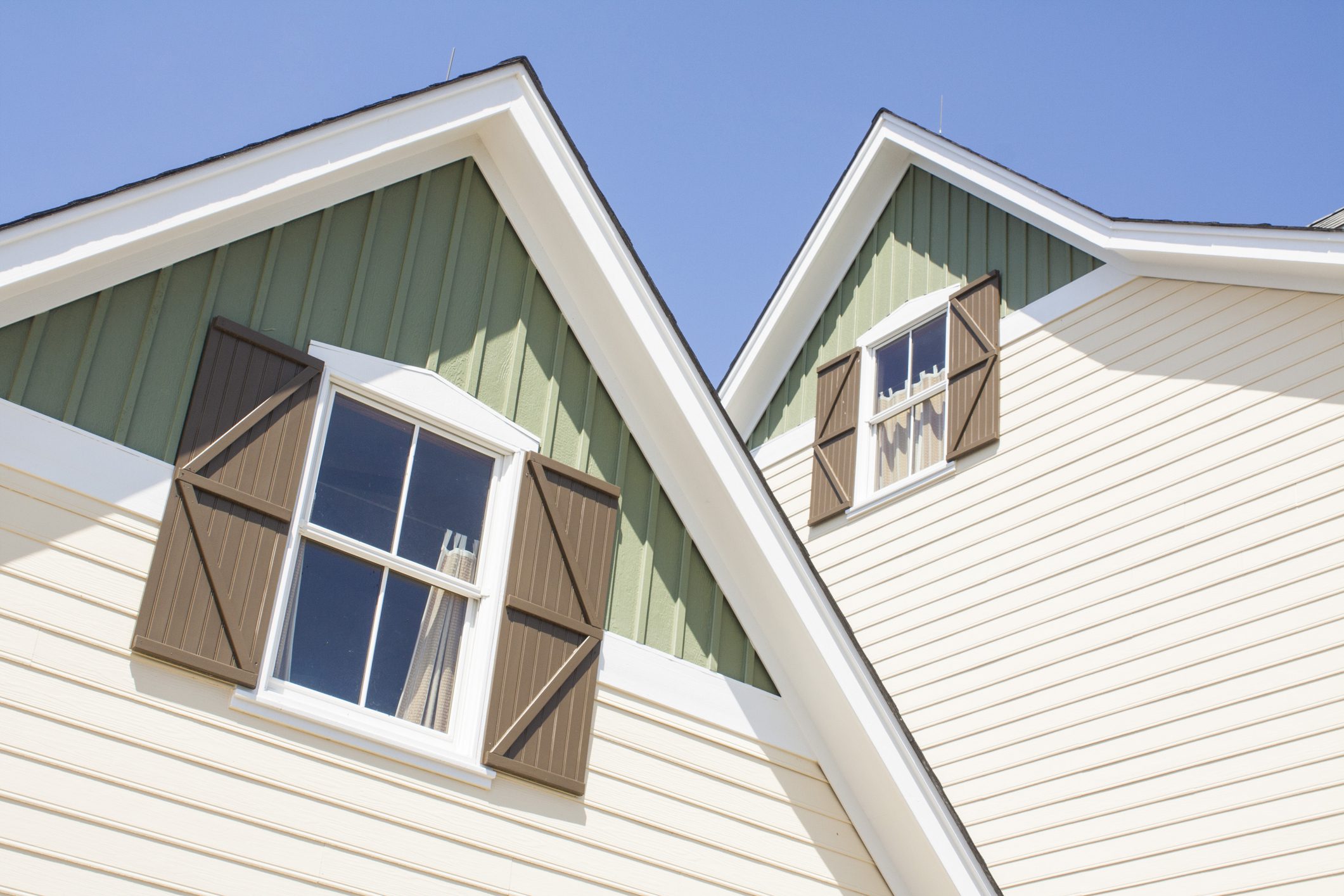 Intersecting House Sides with Windows